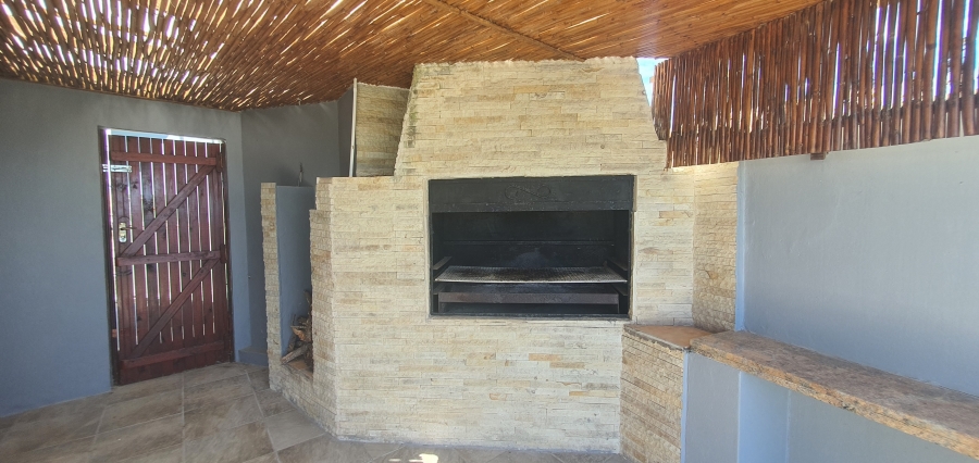 4 Bedroom Property for Sale in Mossel Bay Central Western Cape